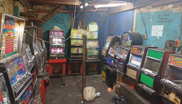 Coljuegos sigue golpeando a la ilegalidad, esta vez en el Barrio San Bernardo de Bogot&aacute;